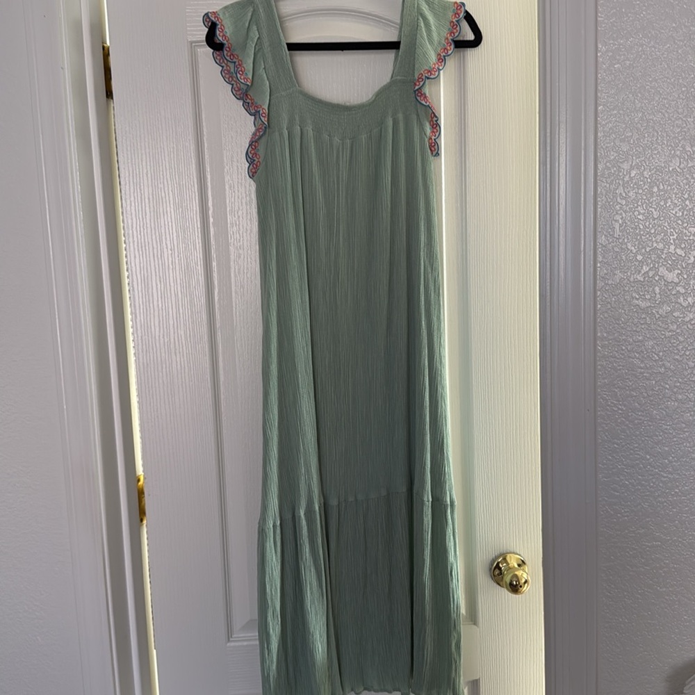 Dress - Picture 3 of 3